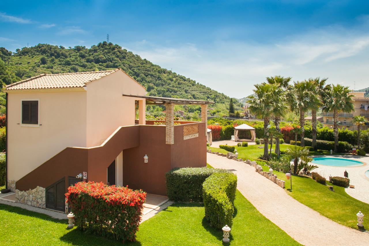 Alcantara Resort di Charme Gaggi Bagian luar foto
