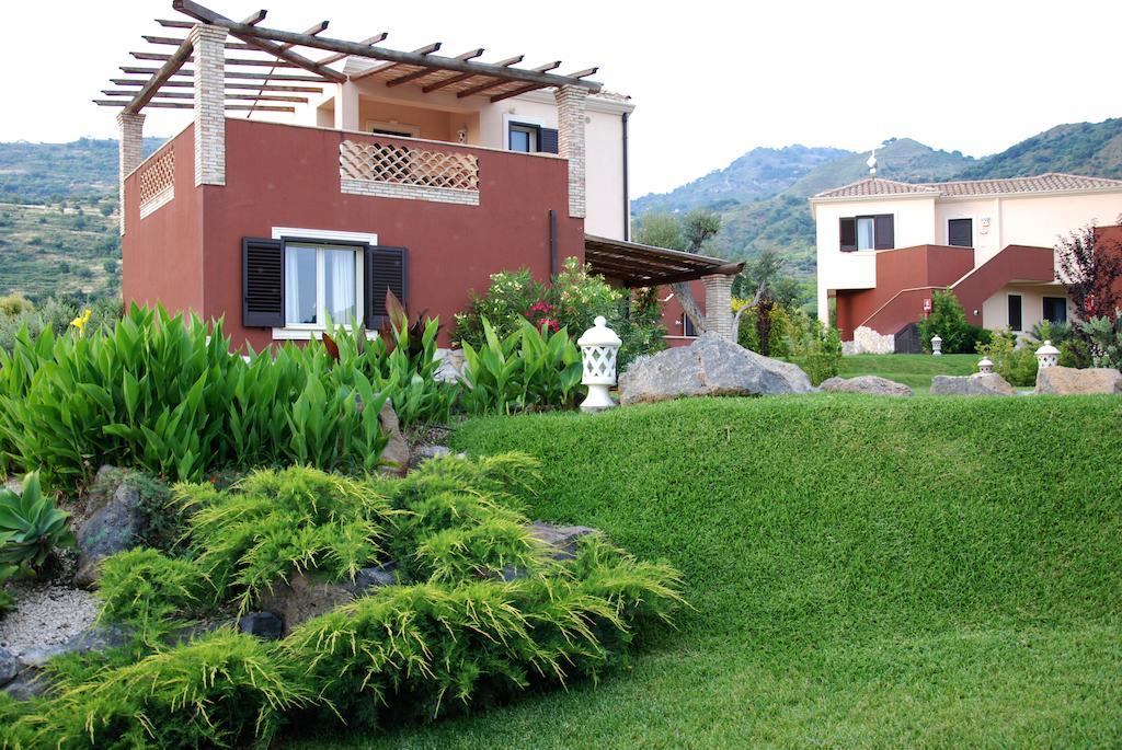 Alcantara Resort di Charme Gaggi Bagian luar foto
