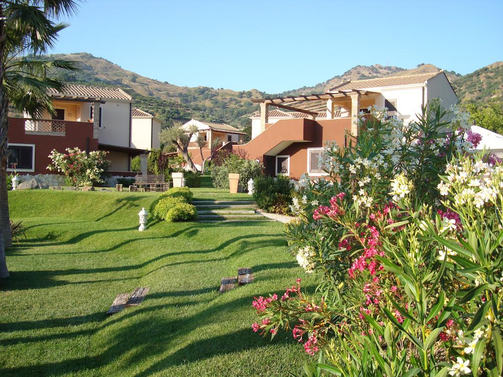 Alcantara Resort di Charme Gaggi Bagian luar foto