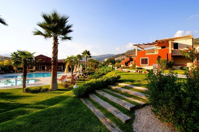 Alcantara Resort di Charme Gaggi Bagian luar foto